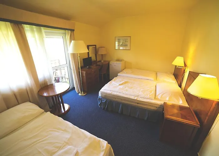 Racek Hotel 2*