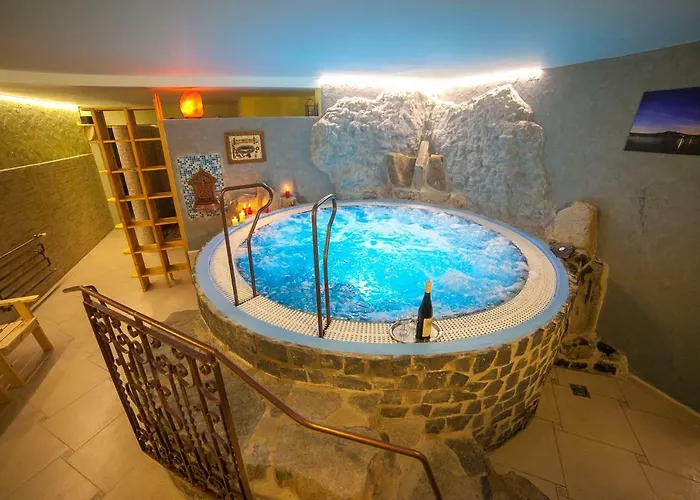 Racek Hotel 2*